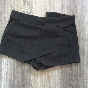 Asymmetric shorts